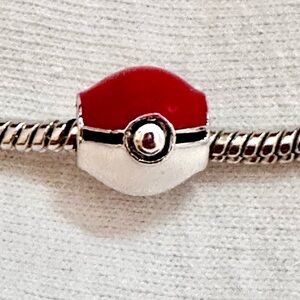 Pokémon poke ball .925 Charm